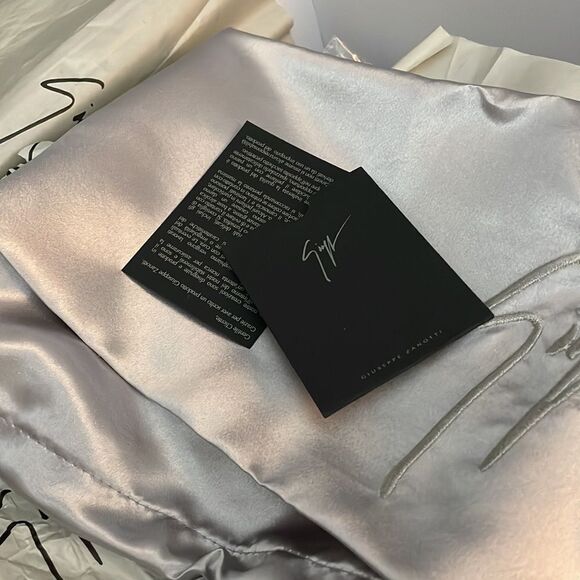 -14 NWT 850.00 Giuseppe Zanotti
Urchin sneakers  New in Box Size 38 - Picture 16 of 16